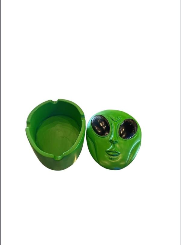 Cenicero de Ceramica Green Alien 4.75&quot;x3.75&quot;